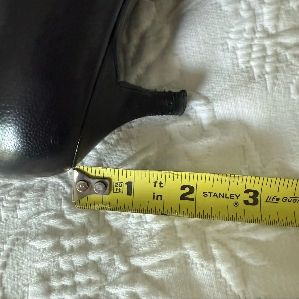 Michael KORS Black Leather Kitten Heel Pumps Size 6